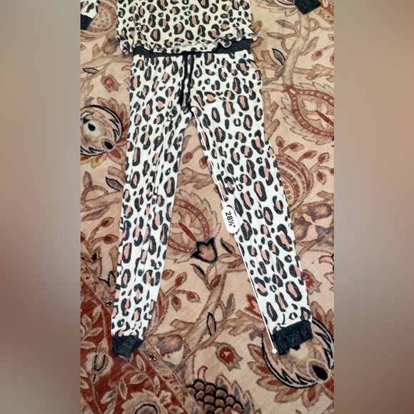 Ultrasoft animal, print long sleeve and long pants, pajamas, set size medium - Picture 3 of 10